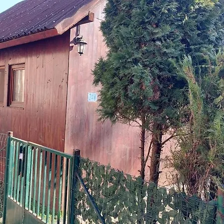 بيت للعطل Wooden House Ada