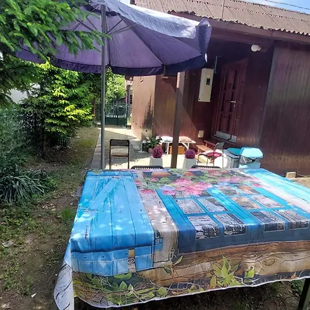Сasa de vacaciones Wooden House Ada *